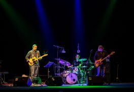 Minus 123 minut a Funky Chicken – fotoreportáž
